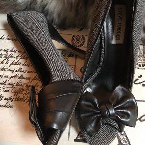 Steve Madden Black Tweed Peep-toe Heels with Bow.